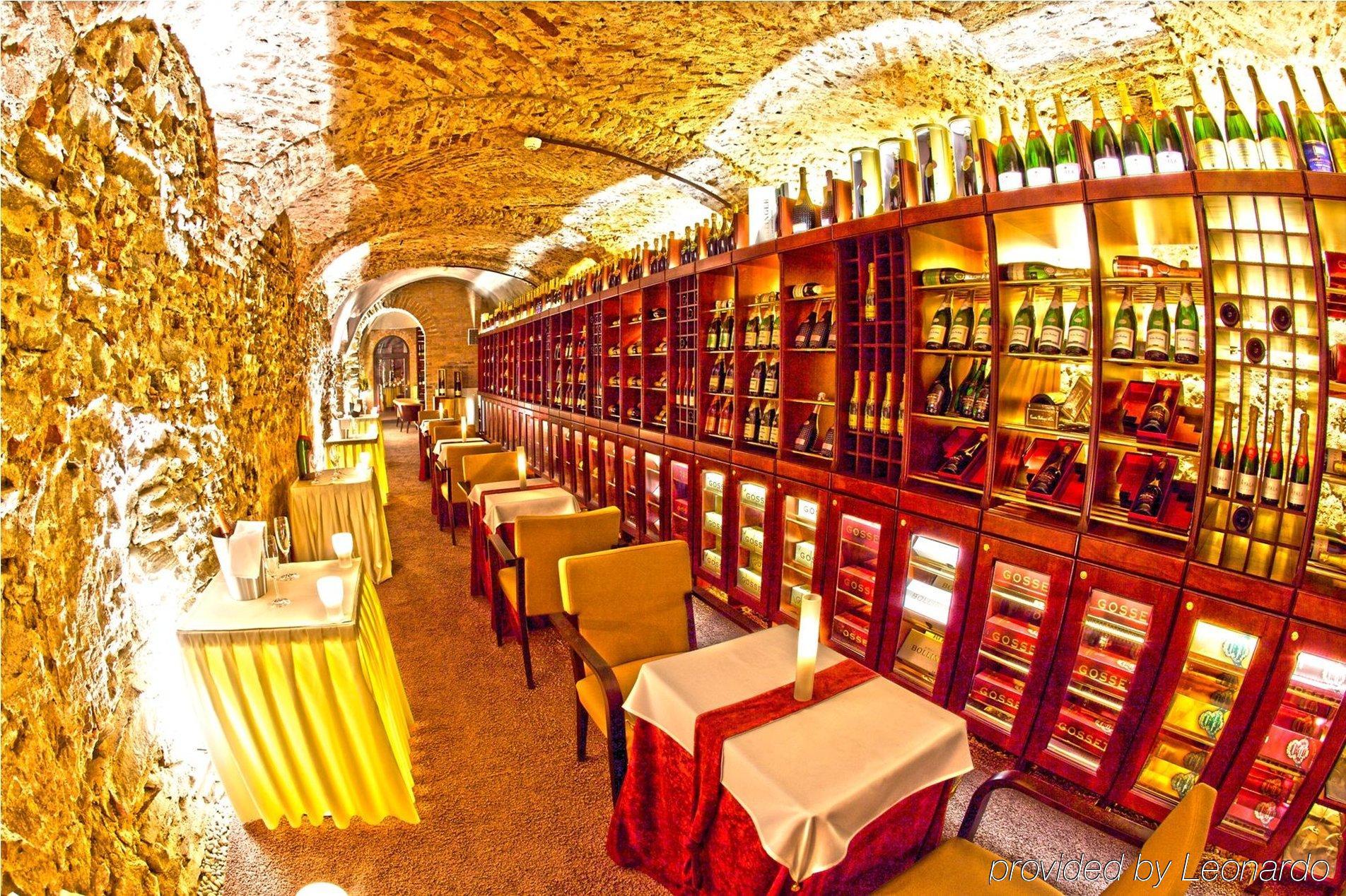 Boutique Hotel Zlaty Dukat Košice Restaurant photo